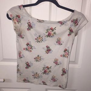 XS off the shoulder floral shirt.
